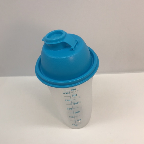 Tupperware Quick Shaker Blue Color - Picture 2 of 16